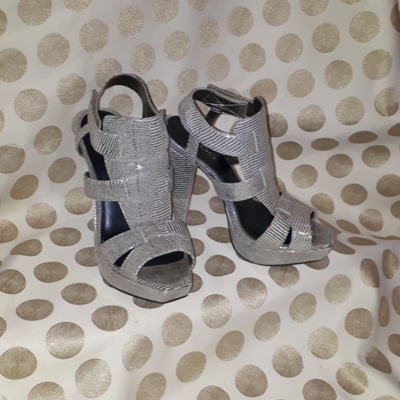 Going to a disco? - Picture 2 of 4